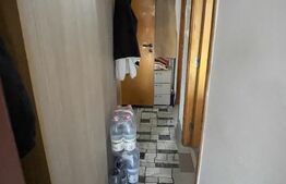 Casa 50 mp, 2.200 mp teren intravilan, zona Hintesti