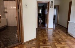 Vilă cu suprafață de 320 mp, teren 500 mp și garaj + 2 locuri de parcare