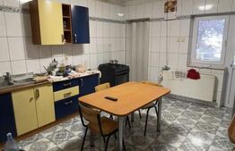 Vilă cu suprafață de 320 mp, teren 500 mp și garaj + 2 locuri de parcare