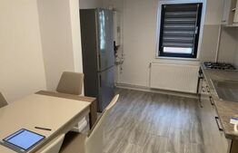 Apartament cu 3 camere, 75 mp, zona Centrala