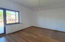 Casa 4 camere, 600 mp teren, Smeura