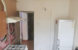 Apartament 3 camere, semidecomandat, balcon, Trivale