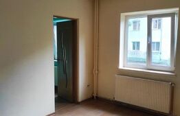 Apartament 3 camere, semidecomandat, balcon, Trivale