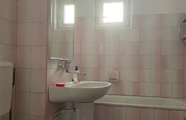 Apartament cu 3 camere, decomandat, 67 mp