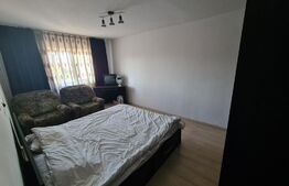 Apartament 3 camere, decomandat, 60 mp, in zona Biserica Sf Treime