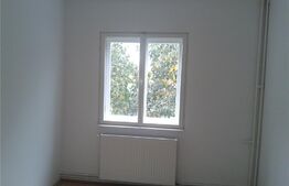 Apartament 3 camere, semidecomandat, 42mp, zona Vest 