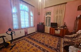 Casa interbelica cu 2 camere, 70 mp, teren de 110 mp, Centru