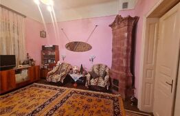 Casa interbelica cu 2 camere, 70 mp, teren de 110 mp, Centru