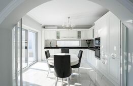 Casa cu 4 camere, 135 mp utili, teren cu 468 mp, Central