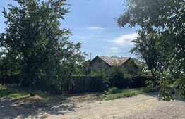 Casa cu 3 camere, 80 mp utili, teren cu 580 mp, Nord