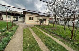 Casa cu 5 camere, 150 mp utili, teren cu 600 mp, Lipanesti