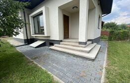 Casa de vacanta, cu 3 camere, 120 mp utili. teren cu 1000 mp, Scorteni