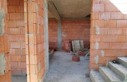 Casa individuala, 180 mp utili, teren cu 789 mp, sat Strejnicu