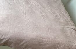 Apartament cu 3 camere, decomandat in zona 9 Mai 