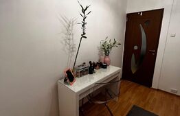 Apartament cu 3 camere, decomandat in zona 9 Mai 