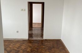 Apartament 3 camere, 58mp, zona Cina