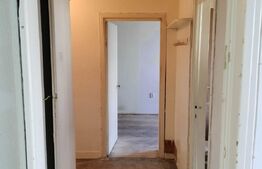Apartament 3 camere, 55mp,  semidecomandat, zona Andrei Muresanu