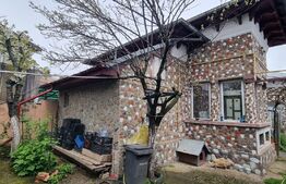 Doua case individuale, suprafata totala 180 mp, in aceeasi curte, teren 900 mp, Ploiestiori