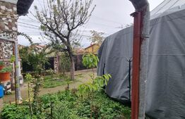 Doua case individuale, suprafata totala 180 mp, in aceeasi curte, teren 900 mp, Ploiestiori