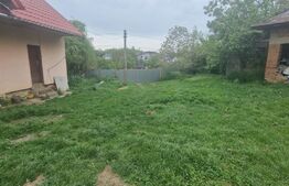 Casa demolabila formata din 2 corpuri, 124 mp utili, teren 4230 mp, Baicoi