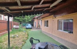 Casa formata din 2 corpuri alaturate, 5 camere, 125 mp, teren 400 mp