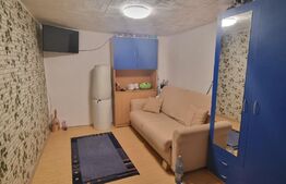 Casa formata din 2 corpuri alaturate, 5 camere, 125 mp, teren 400 mp