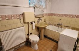 Casa 3 camere, suprafata utila 77mp, teren indiviziune 130mp, Central