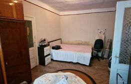 Casa 3 camere, suprafata utila 77mp, teren indiviziune 130mp, Central