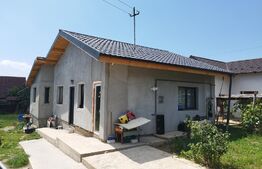 Casă 3 camere, 90 mp, teren 611 mp,  Paulești