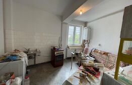 Apartament 3 camere decomandate, 86 mp, boxa, zona Hale