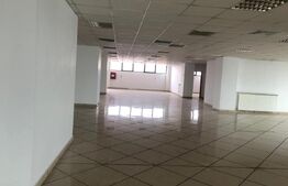 Spatiu comercial, de 2500 mp, Exterior Est