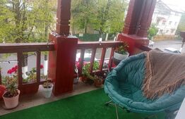 Apartament 3 camere decomandat, in vila, cu terten si intrarea separata, Campina