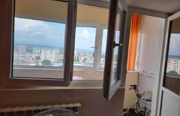 Apartament cu 4 camere, 73 mp, decomandat, 