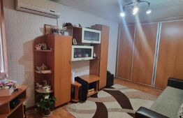 Casa formata din 2 corpuri alaturate, 5 camere, 125 mp, teren 400 mp