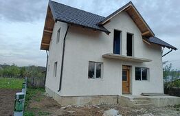Casa individuala 4 camere, 106 mp, teren 500 mp, sat Brebu