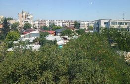 Apartament, 3 camere, decomandat, zona Malu Rosu 