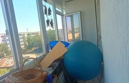 Apartament, 3 camere, decomandat, zona Malu Rosu 