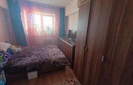 Apartament, 3 camere, decomandat, zona Malu Rosu 