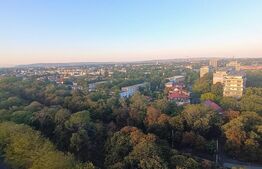 Apartament 4 camere, 3 balcoane inchise, zona Gara de Sud 