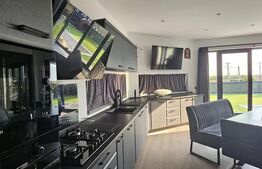 Vila de vanzare ultramoderna in Paulesti, 5 camere , zona linistita 