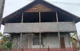 Casa renovabila,  cu un teren 2000 m,  intr-o zona linistita!