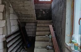 Casa 4 camere, nefinalizata interior, Gura Vitioarei-Faget.