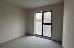 Apartament 2 camere,loc de parcare +boxa inclusa in pret ,zona semi-centrala