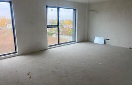 Apartament 2 camere,loc de parcare +boxa inclusa in pret ,zona semi-centrala