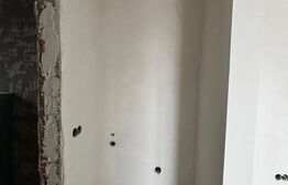 Apartament 2 camere,loc de parcare +boxa inclusa in pret ,zona semi-centrala