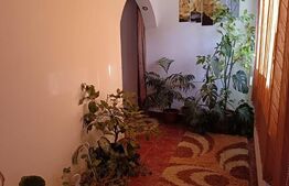 Casa 4 camere , 900mp Teren , Valenii de Munte semi-central