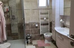 Proprietate Exclusivistă: 2 Case, Piscină și Teren de Tenis pe 3833 mp