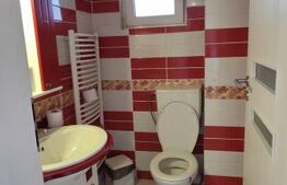 Proprietate Exclusivistă: 2 Case, Piscină și Teren de Tenis pe 3833 mp