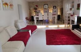 Proprietate Exclusivistă: 2 Case, Piscină și Teren de Tenis pe 3833 mp