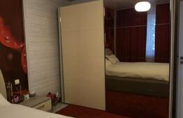 Proprietate Exclusivistă: 2 Case, Piscină și Teren de Tenis pe 3833 mp